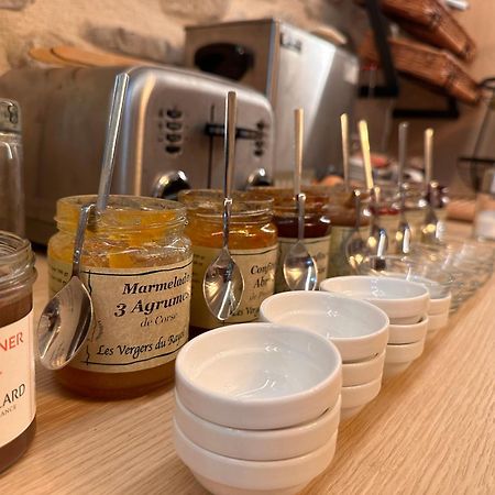 Auberge Du Vieux Lanas Logis Hotel Restaurant エクステリア 写真