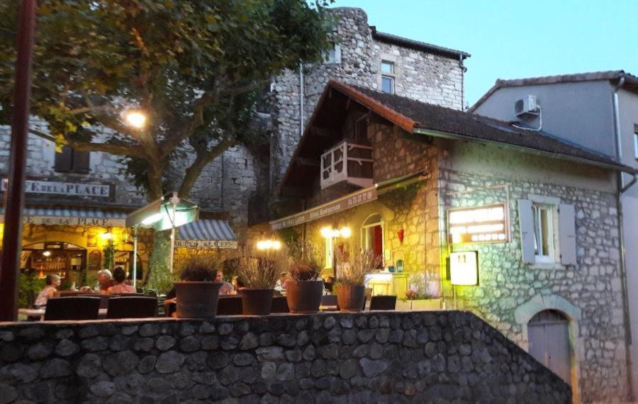 Auberge Du Vieux Lanas Logis Hotel Restaurant エクステリア 写真