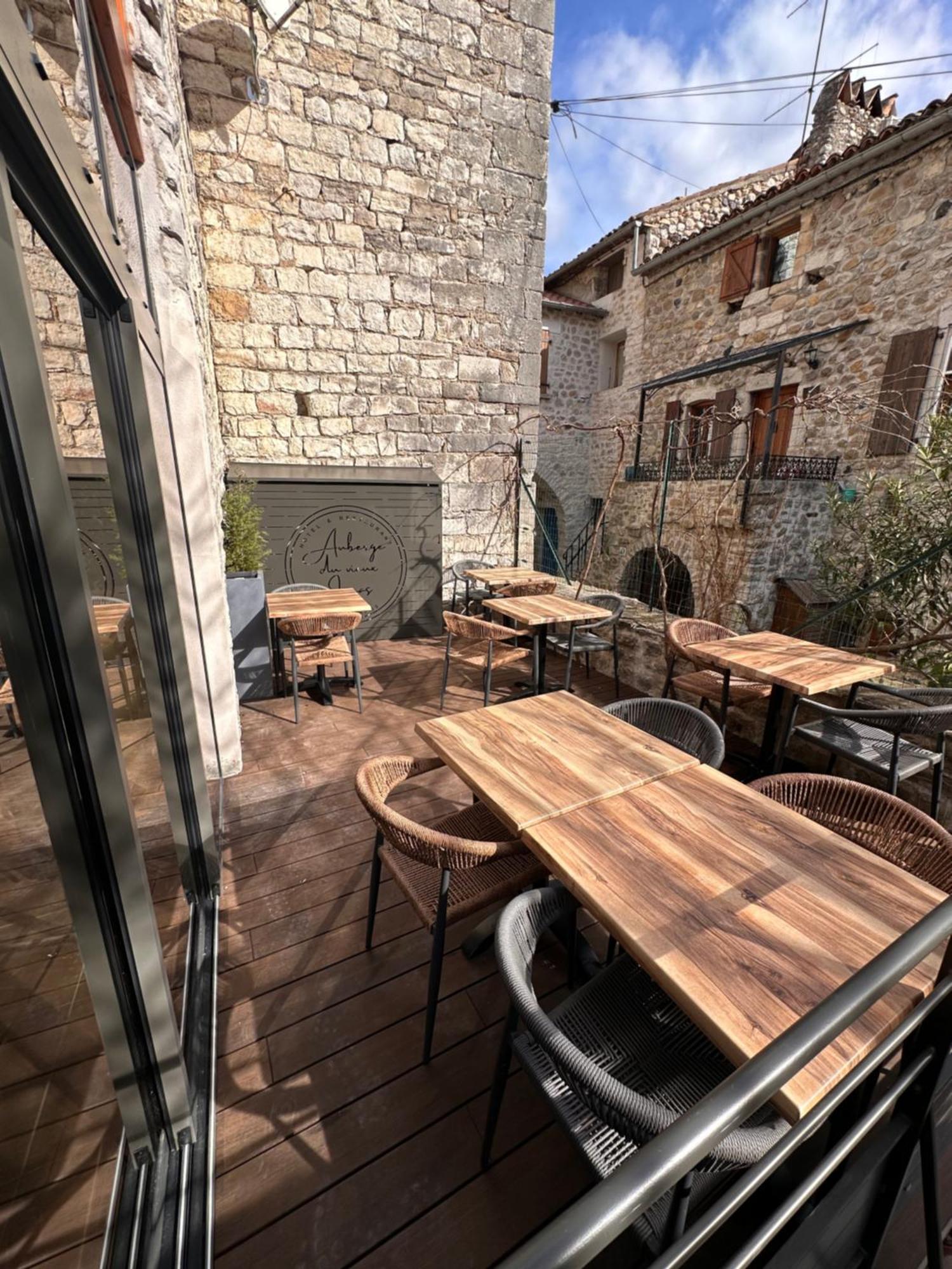 Auberge Du Vieux Lanas Logis Hotel Restaurant エクステリア 写真