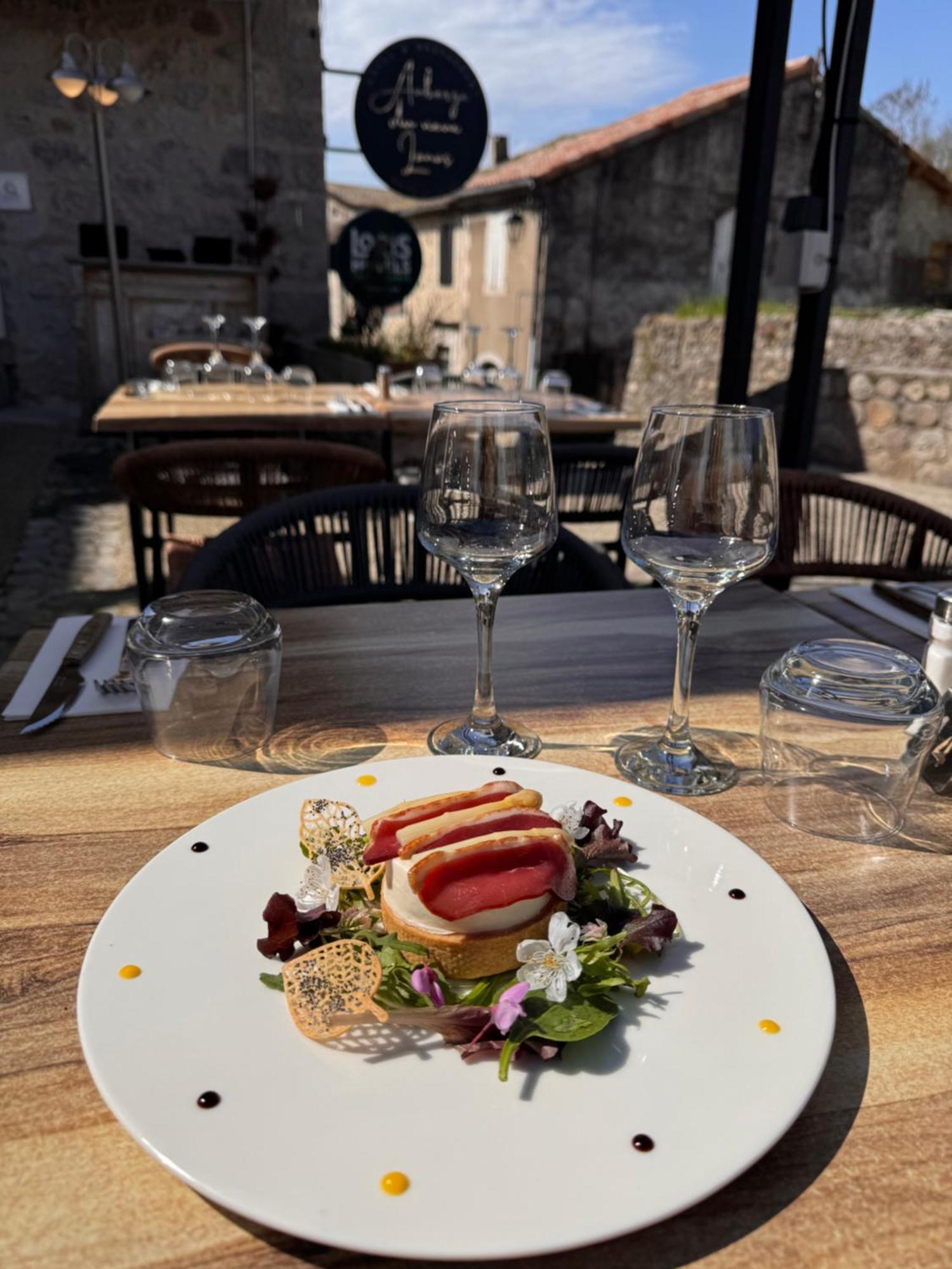 Auberge Du Vieux Lanas Logis Hotel Restaurant エクステリア 写真