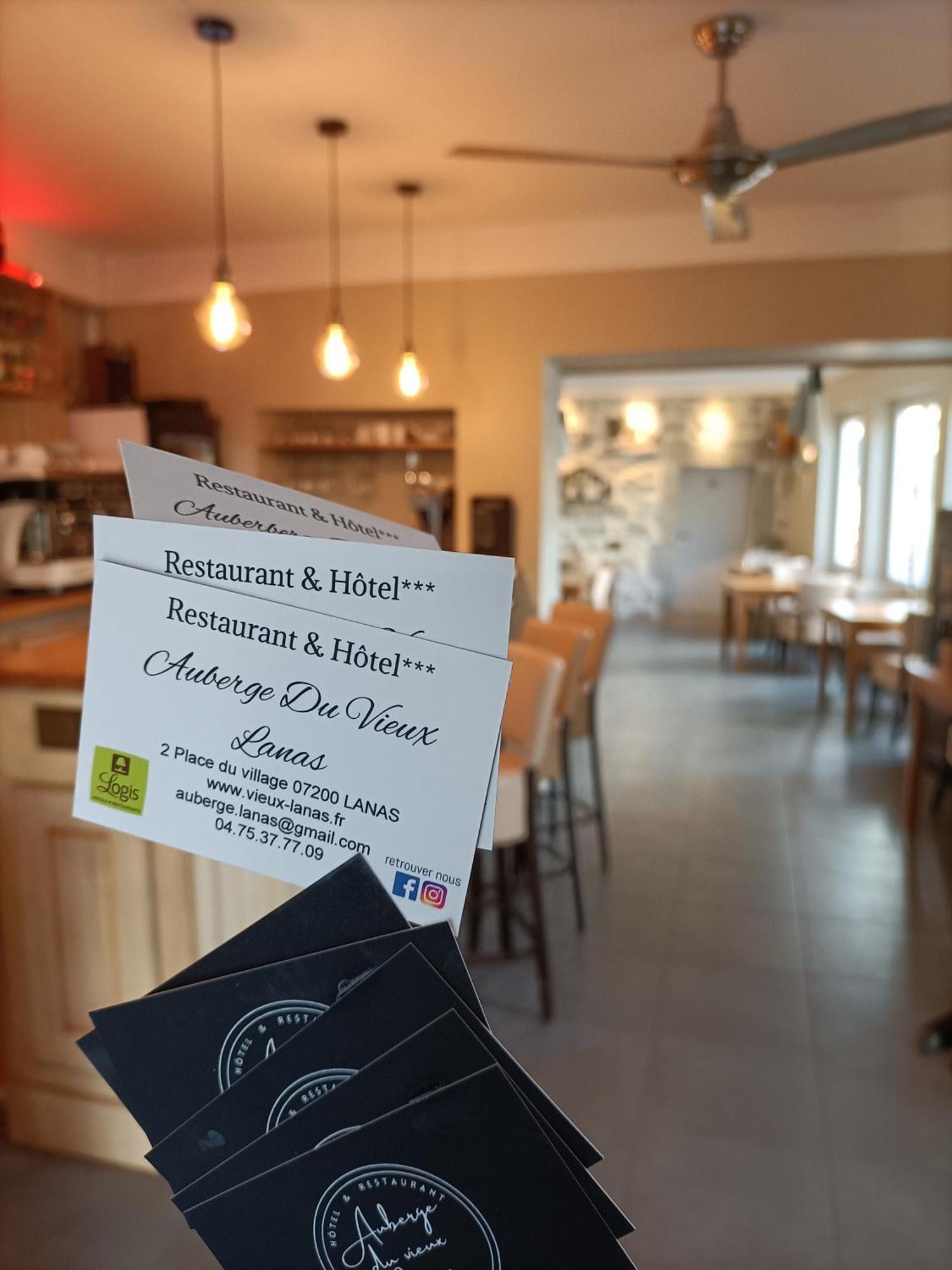 Auberge Du Vieux Lanas Logis Hotel Restaurant エクステリア 写真