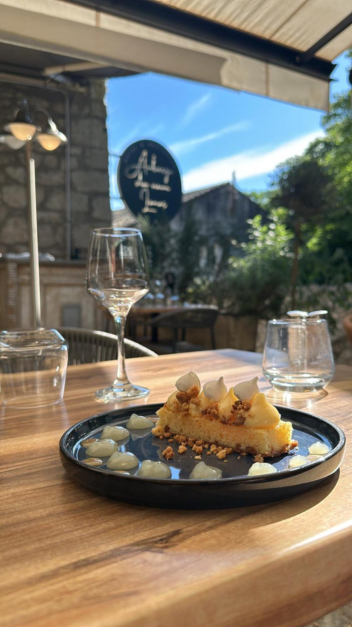 Auberge Du Vieux Lanas Logis Hotel Restaurant エクステリア 写真