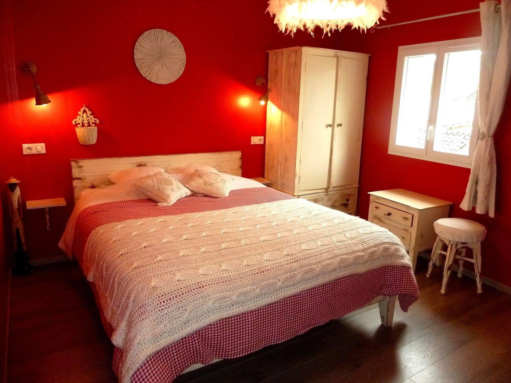 Auberge Du Vieux Lanas Logis Hotel Restaurant エクステリア 写真